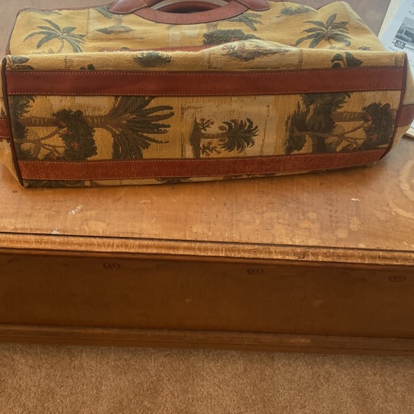 Beautiful tropical Tommy Bahama tapestry bag. - Picture 6 of 7